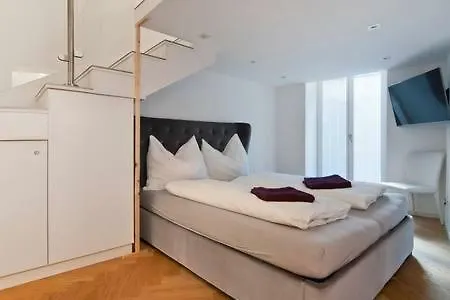 Homestay Sisi Vienna 0*,