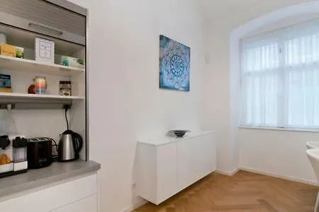 Homestay Sisi Vienna 0*,